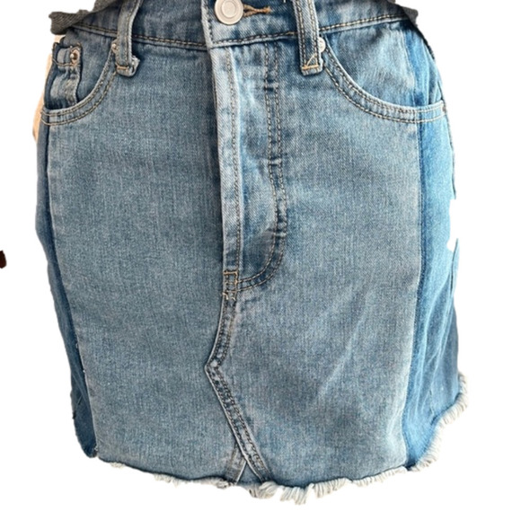 Forever 21 to town distressed denim mini skirt - Picture 1 of 11